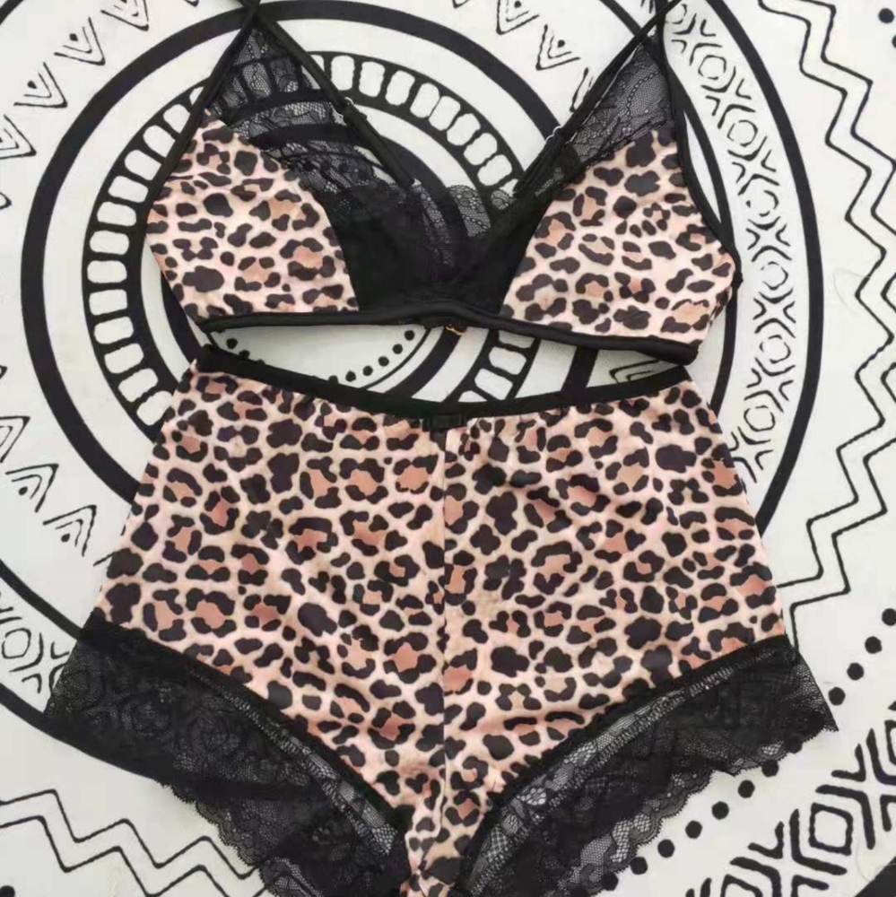 Cheetah Print Crochet Lace Backless Cami Set - Picture 3 of 4